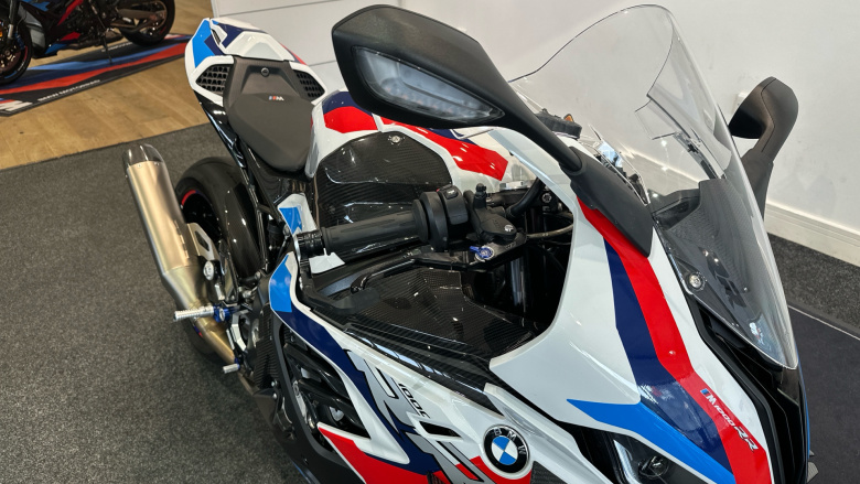 BMW M1000 RR